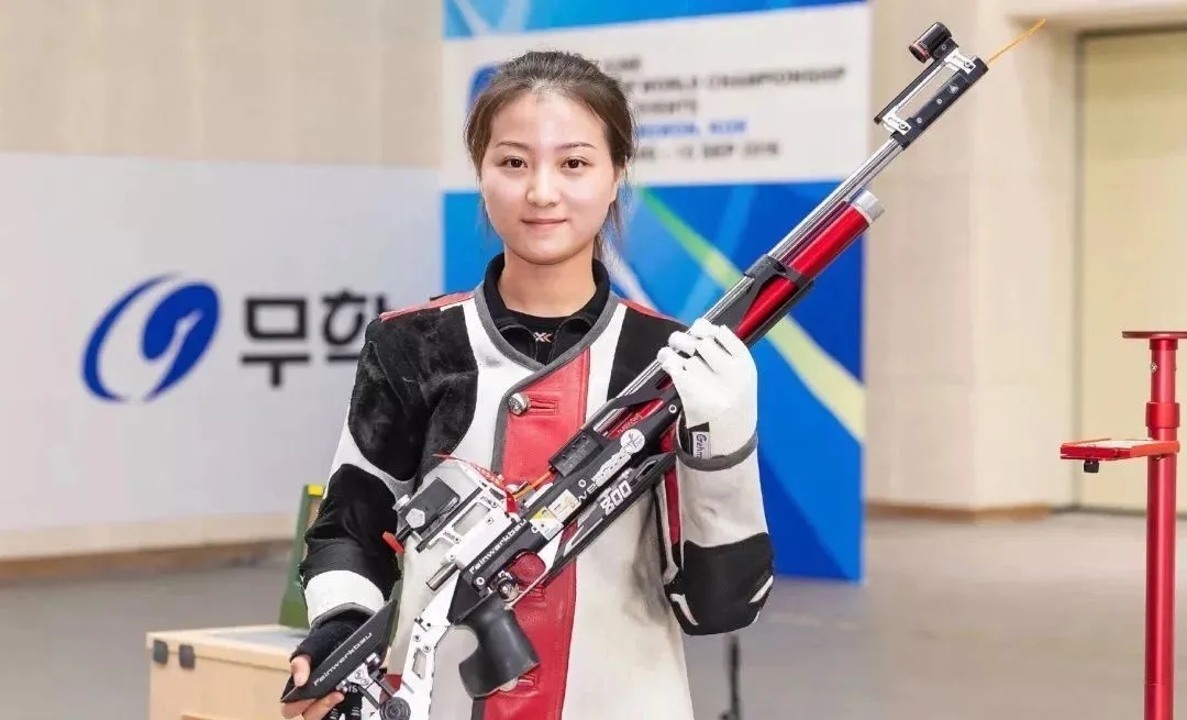 射击运动员——清华大学史梦瑶